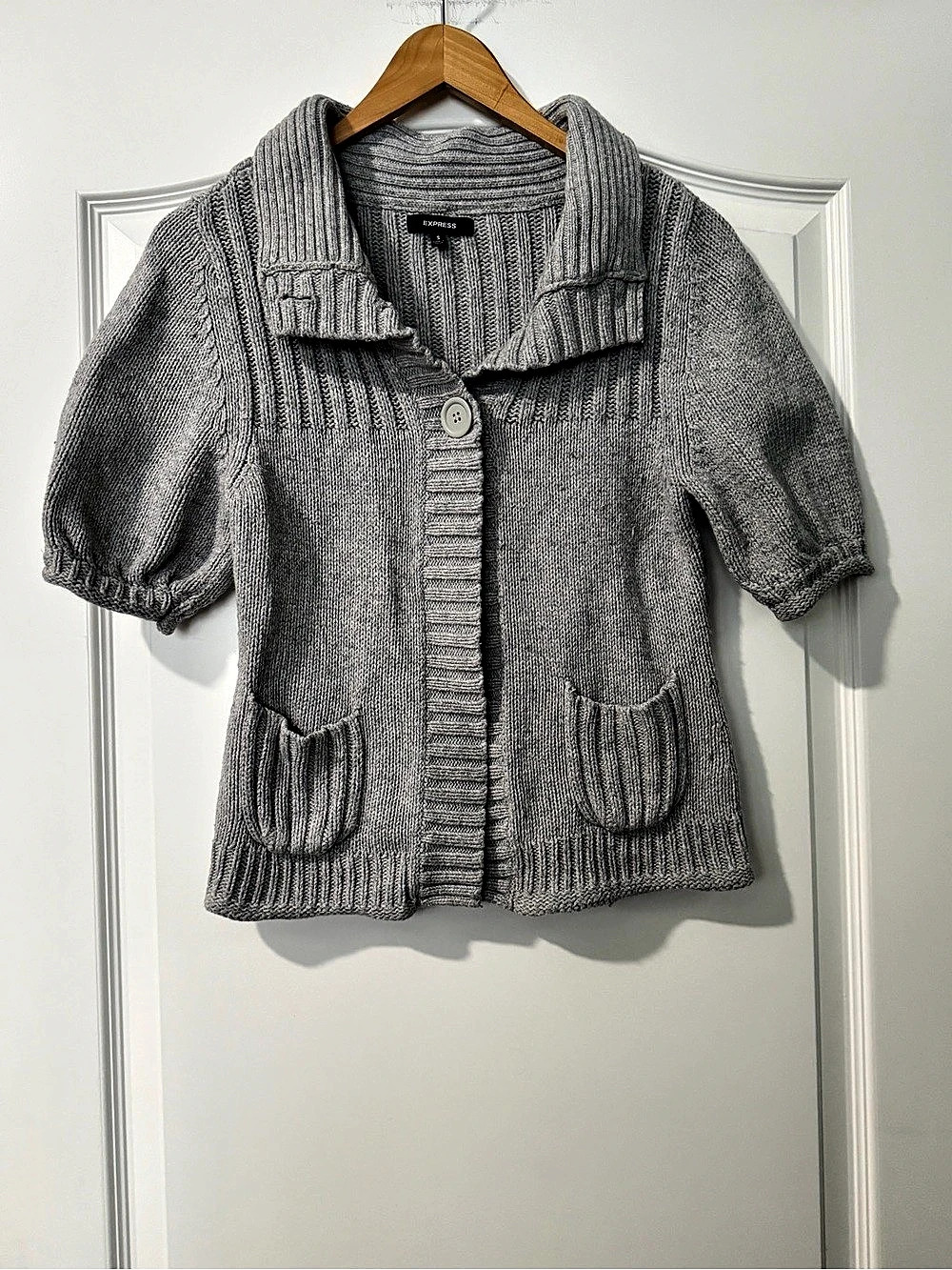 Express Gray Knit Short Sleeve Cardigan with Pockets Size Small